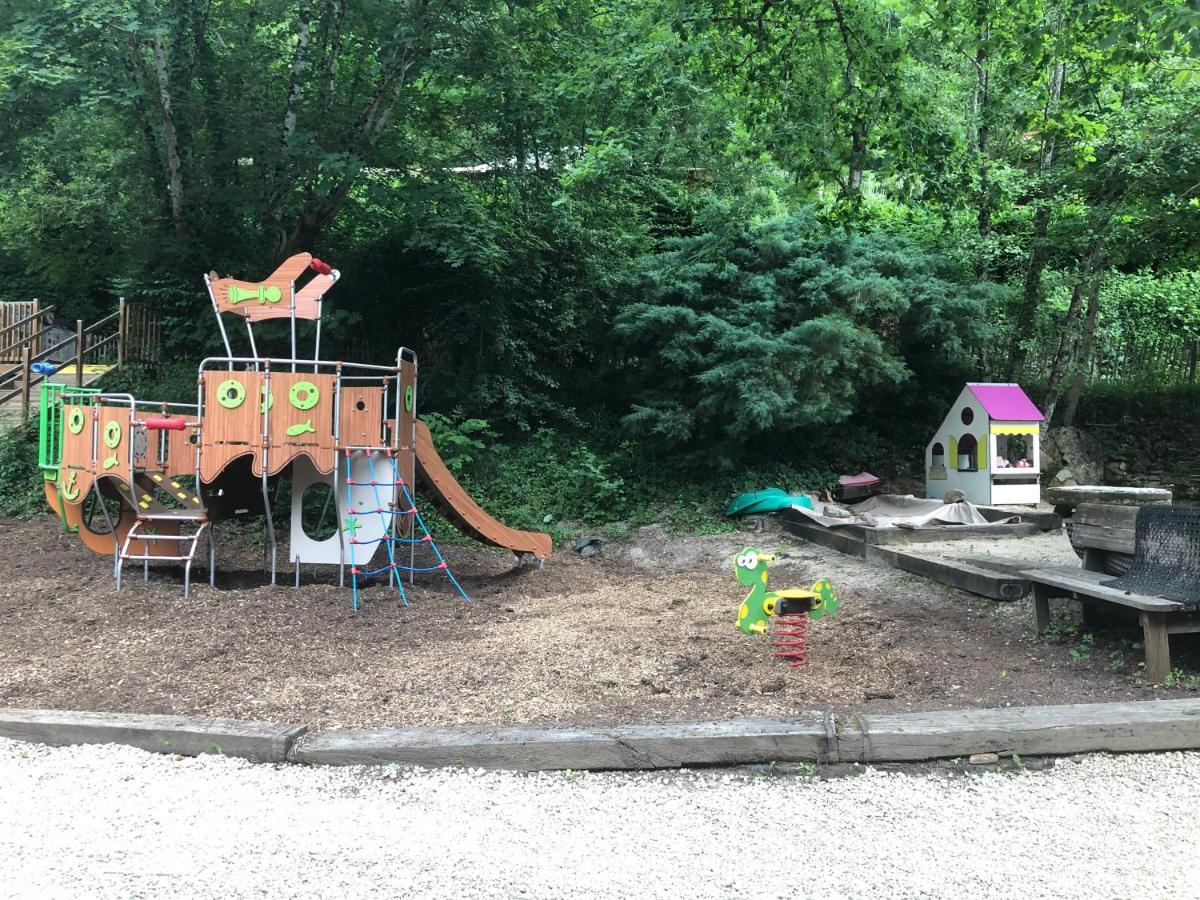Saint-Constant Camping Moulin De Chaules מראה חיצוני תמונה