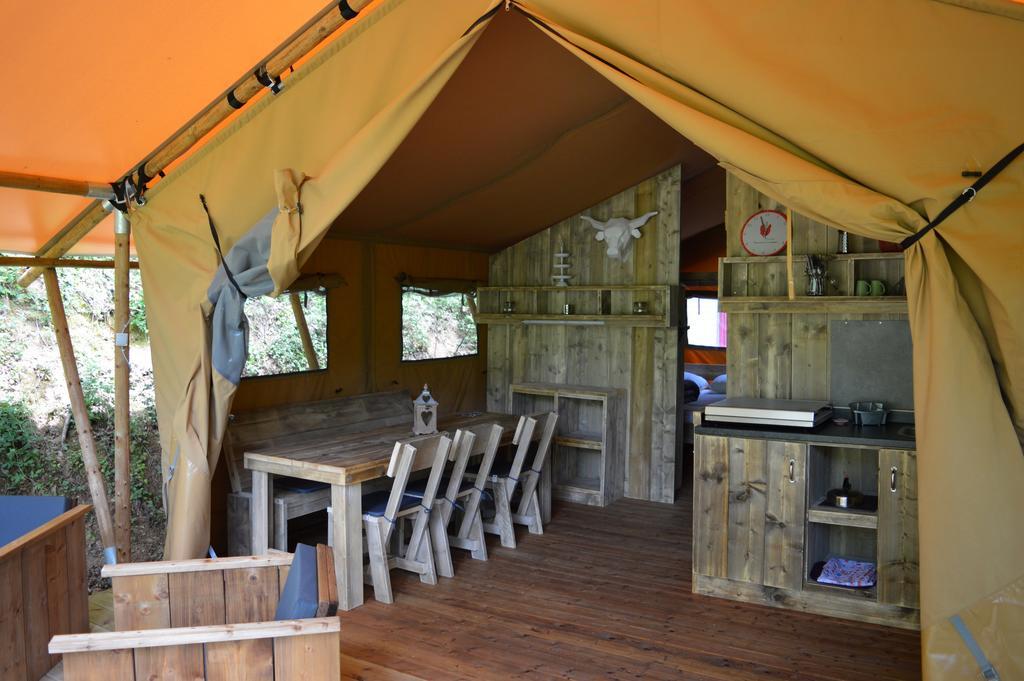Saint-Constant Camping Moulin De Chaules מראה חיצוני תמונה