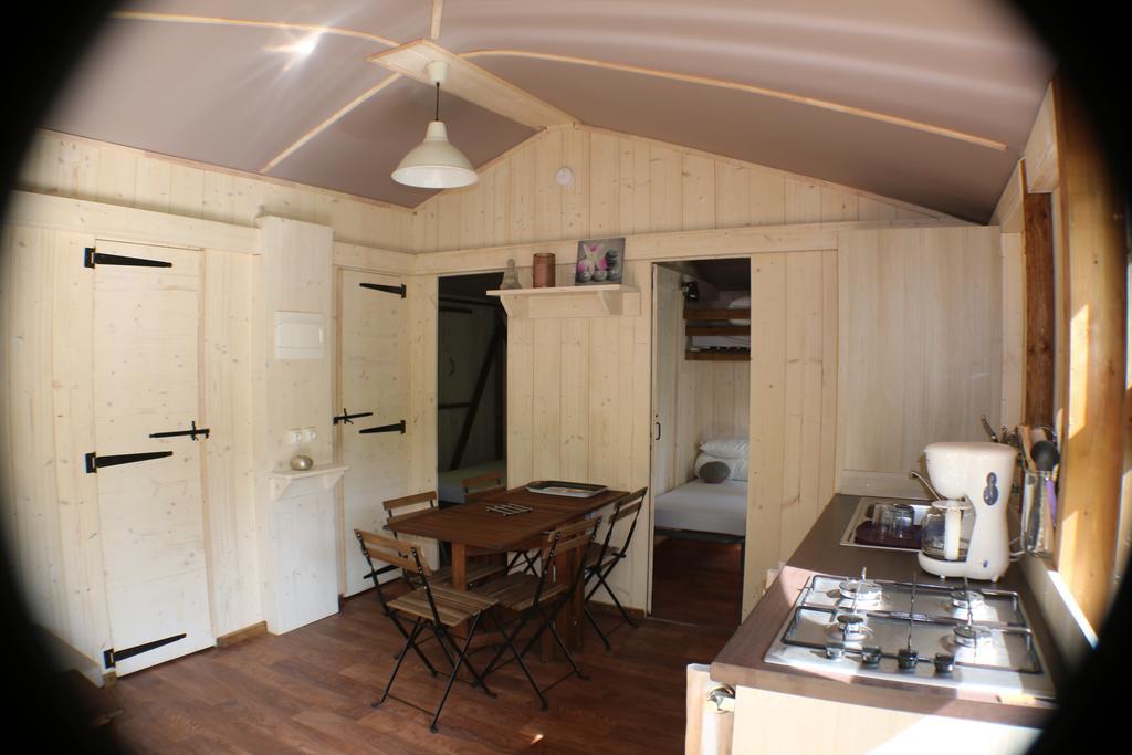 Saint-Constant Camping Moulin De Chaules מראה חיצוני תמונה